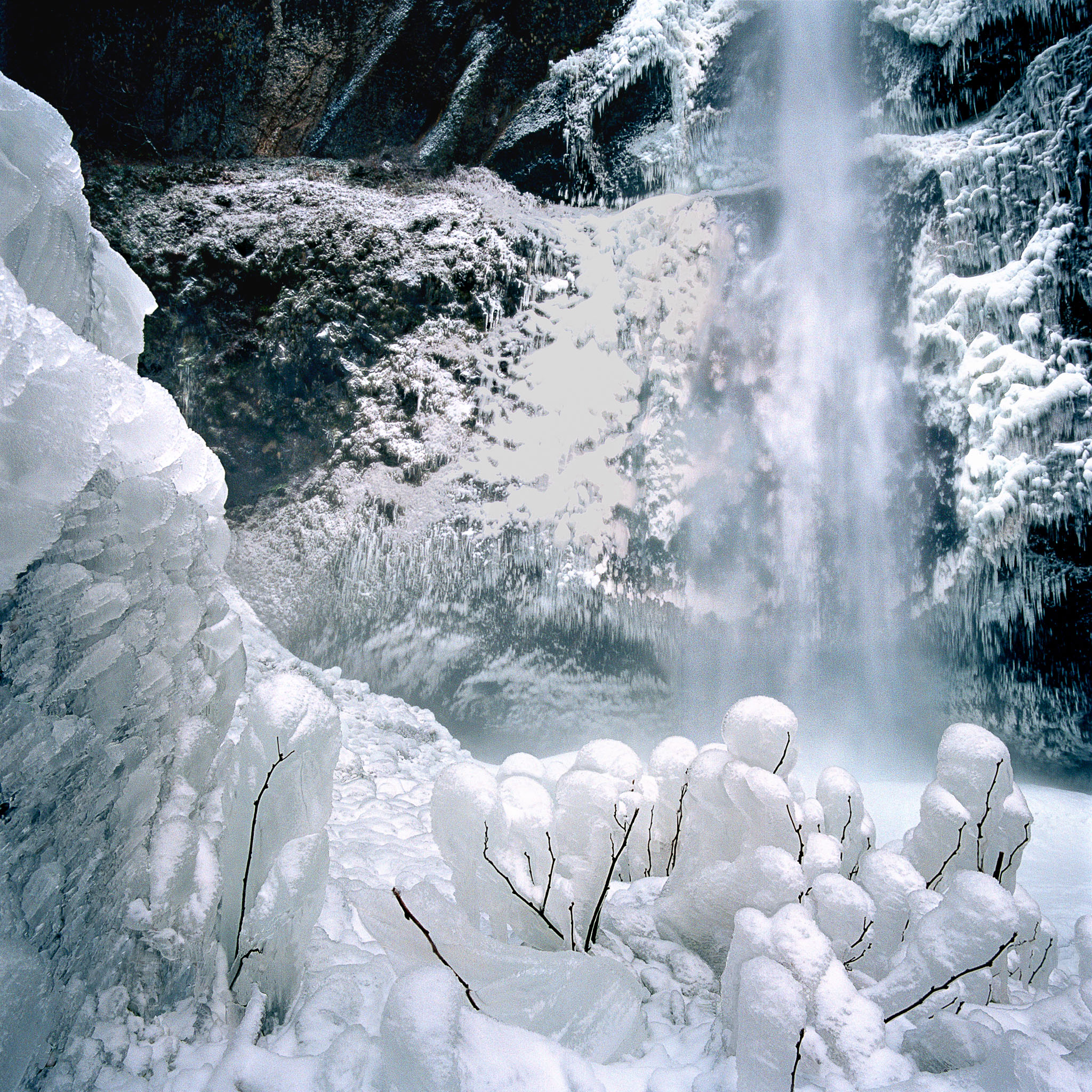 frozen-upper-multnomah-falls-columbia-river-gorge-or-8x8.jpg