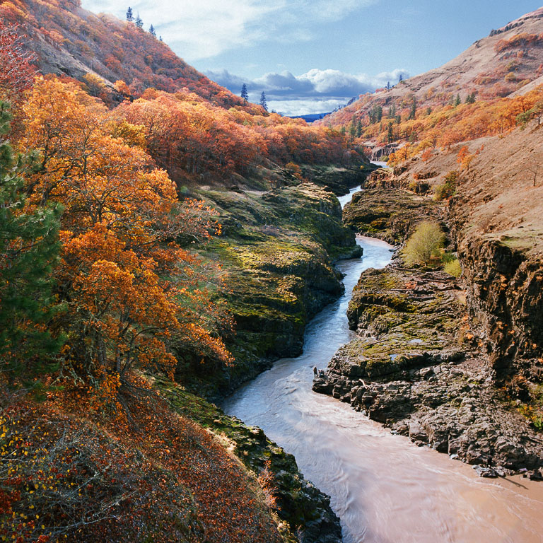 clickatat-river-in-fall-wa-website.jpg